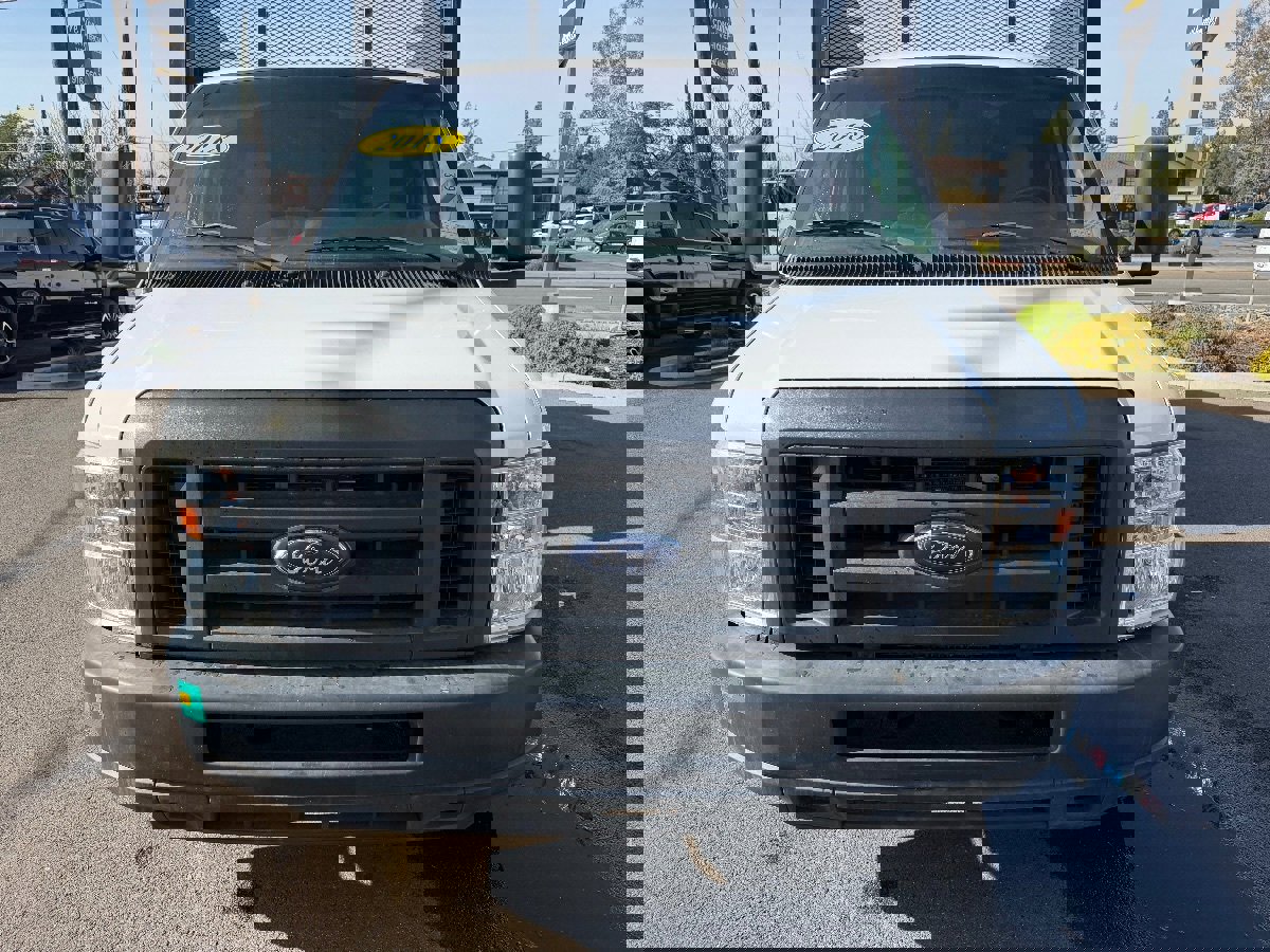 Used 2018 Ford E-450 and Econoline 450 Super Duty w/ Power Windows & Locks Group RWD image 2