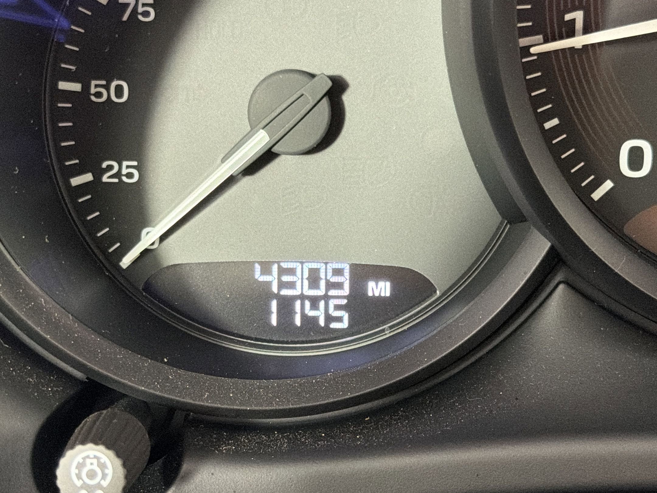 Certified 2026 Porsche Macan AWD/4WD image 30