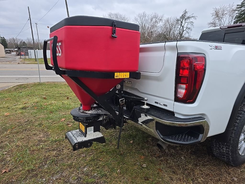 Used 2022 GMC Sierra 2500 SLE w/ SLE Value Package; image 9