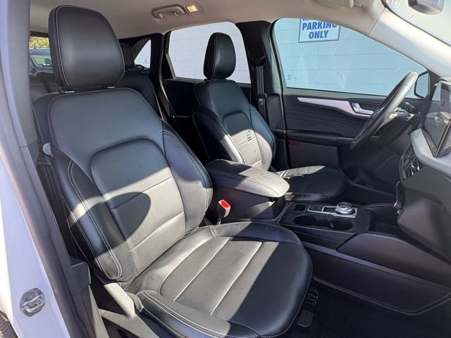 Used 2024 Ford Escape Platinum image 27