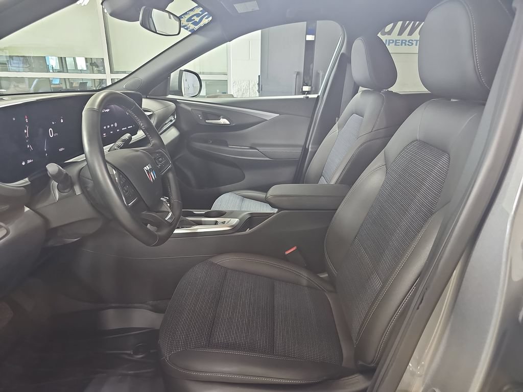 Used 2025 Buick Envista Preferred w/ Convenience I Package FWD image 18
