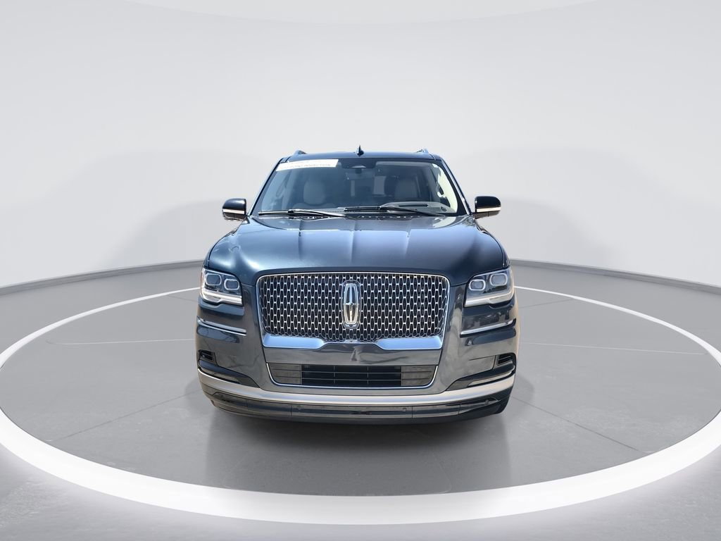 Used 2024 Lincoln Navigator Reserve image 3