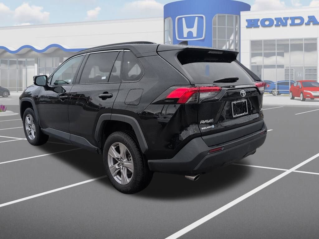 Used 2023 Toyota RAV4 XLE image 6