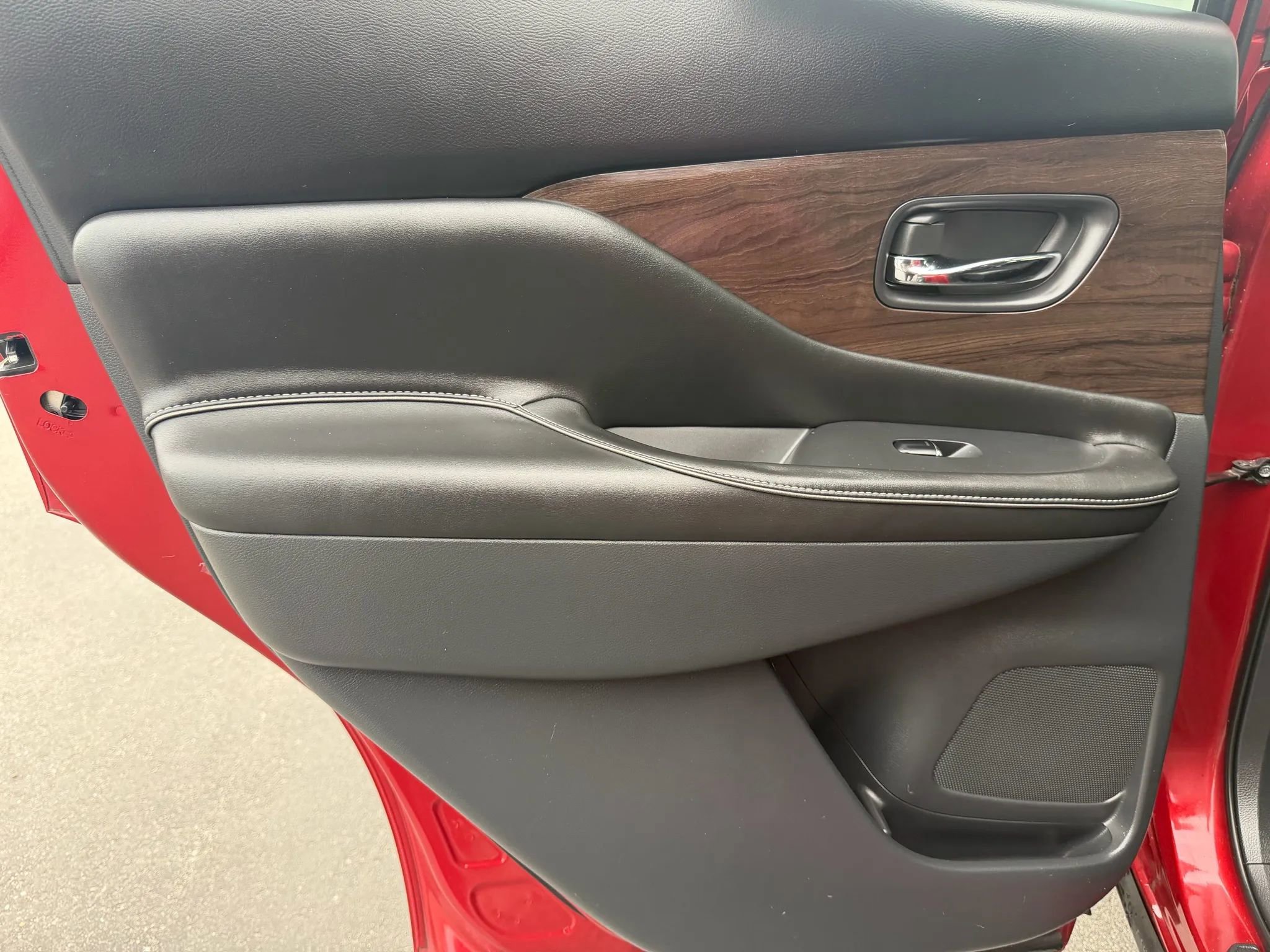 Used 2019 Nissan Murano Platinum w/ Cargo Package image 17