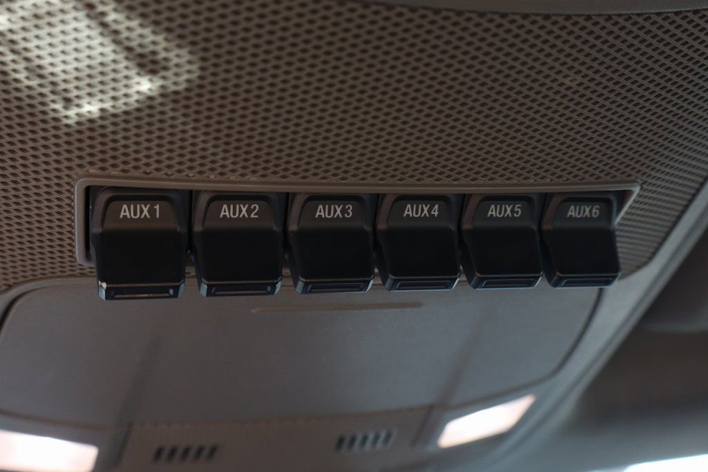 Used 2017 Ford F550 2WD Regular Cab Super Duty image 34