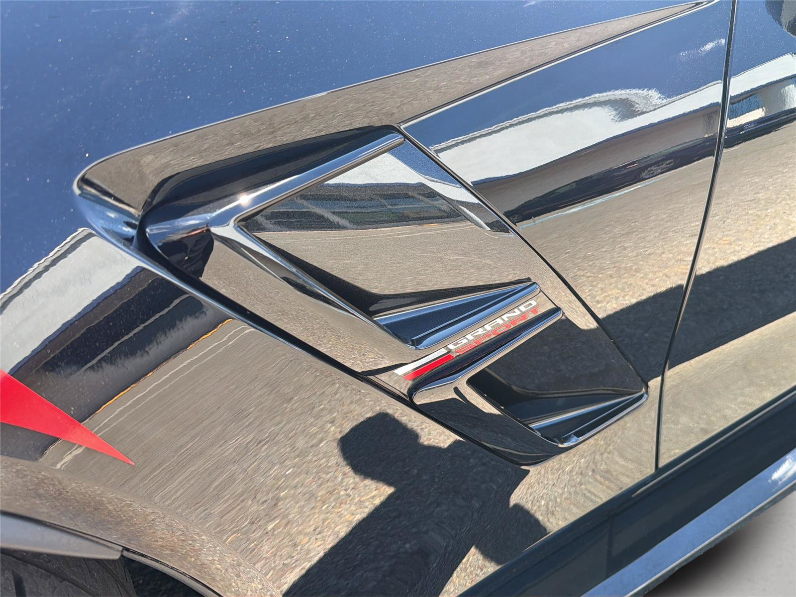Used 2019 Chevrolet Corvette Grand Sport w/ Carbon Flash Badge Package RWD image 12