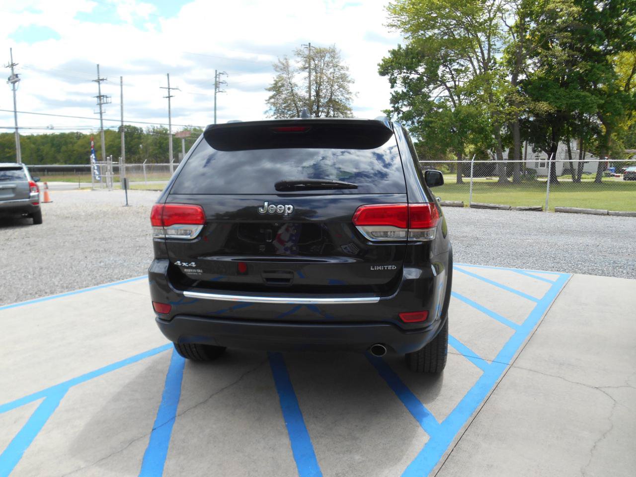 Used 2015 Jeep Grand Cherokee Limited AWD/4WD image 13