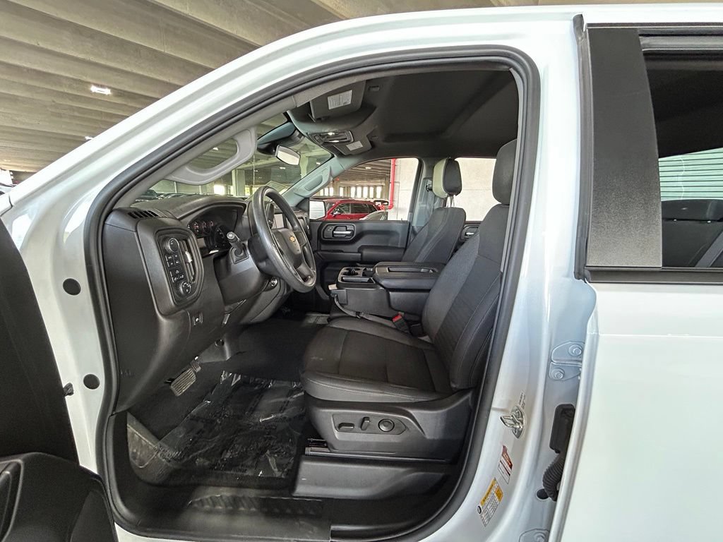 Used 2025 Chevrolet Silverado 1500 Custom w/ Turbomax Blackout Package AWD/4WD image 25