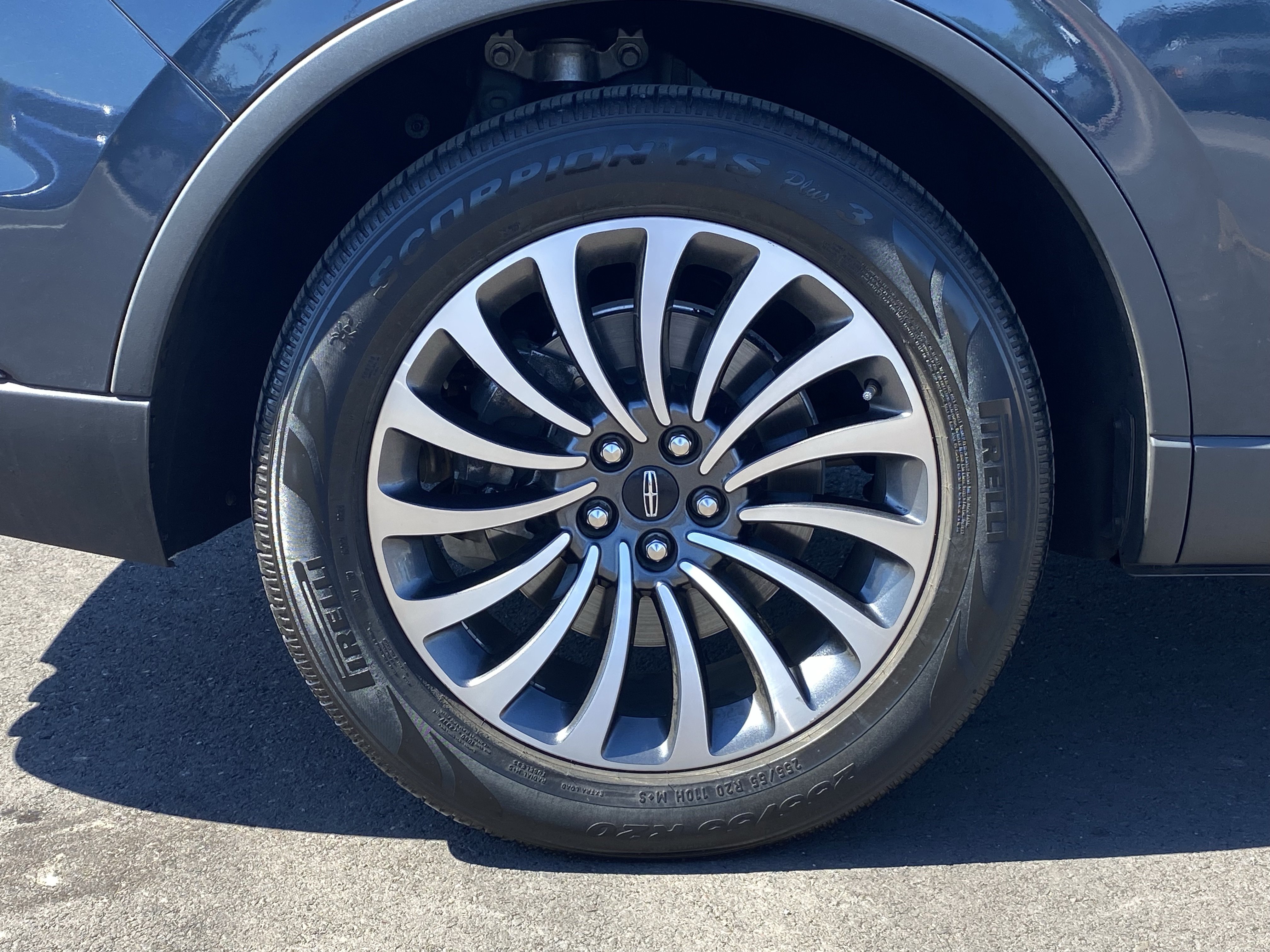 Used 2022 Lincoln Aviator Reserve w/ Equipment Group 201A RWD image 9
