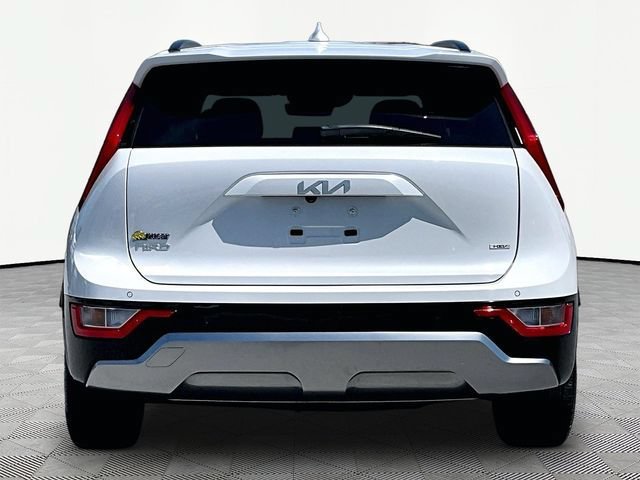Used 2023 Kia Niro EX Touring FWD image 5