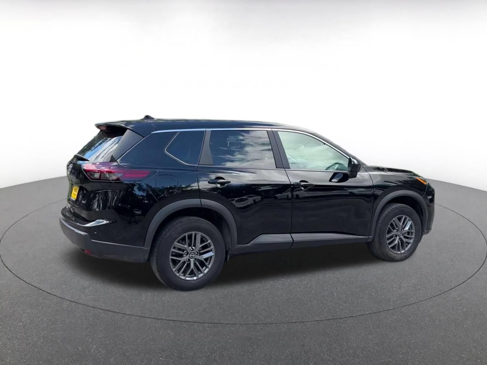 Used 2026 Nissan Rogue SV AWD/4WD image 14