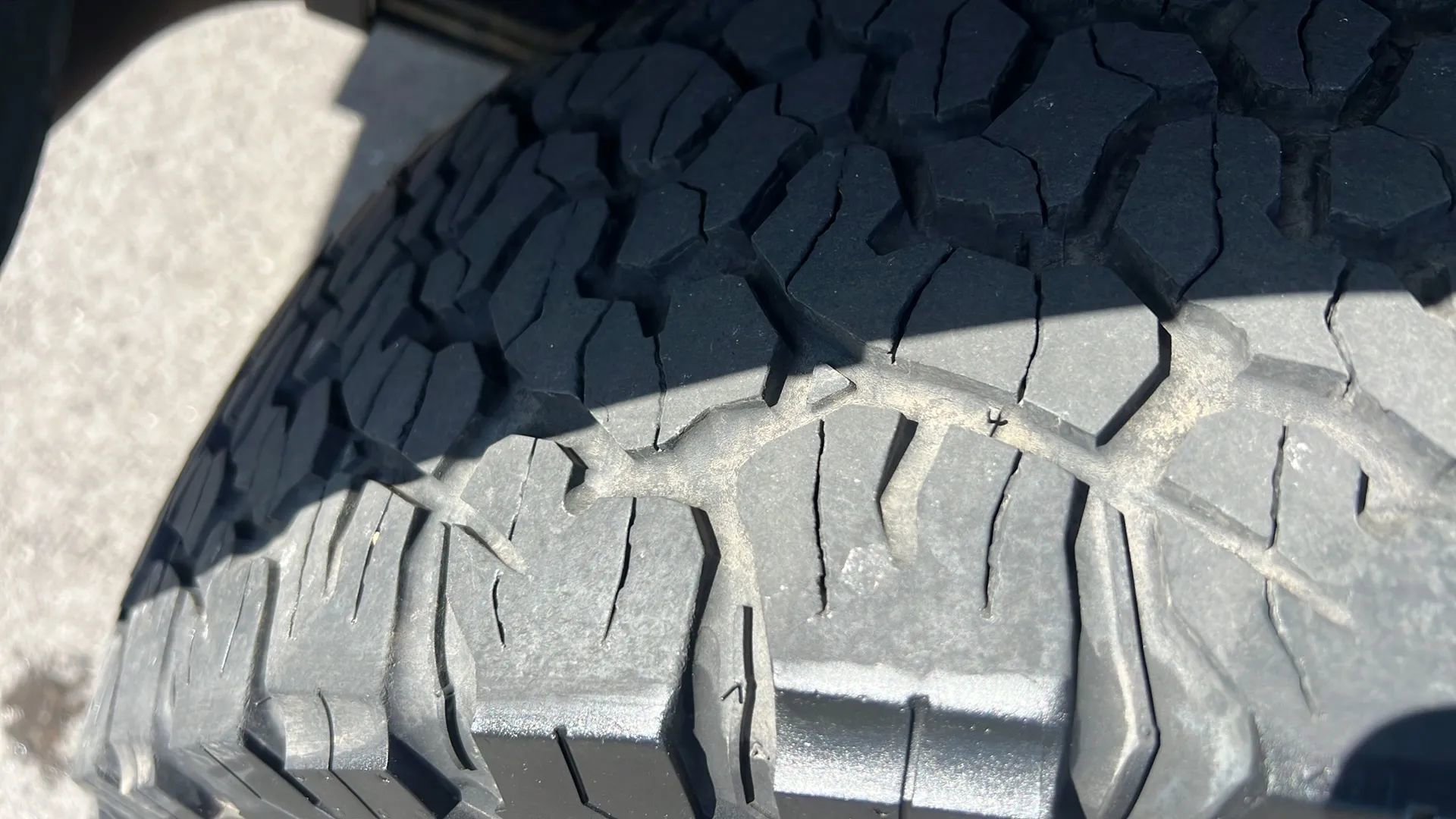 Used 2017 Toyota Tacoma SR image 31