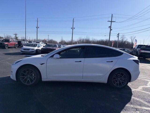 Used 2019 Tesla Model 3 Standard Range image 4