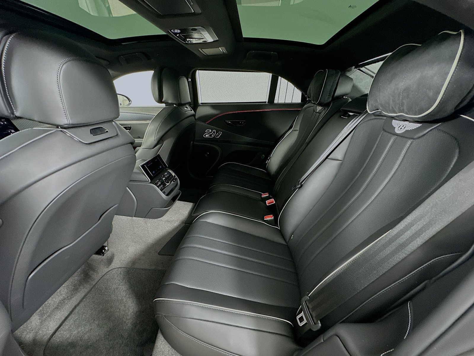 New 2026 Bentley Flying Spur V8 AWD/4WD image 41