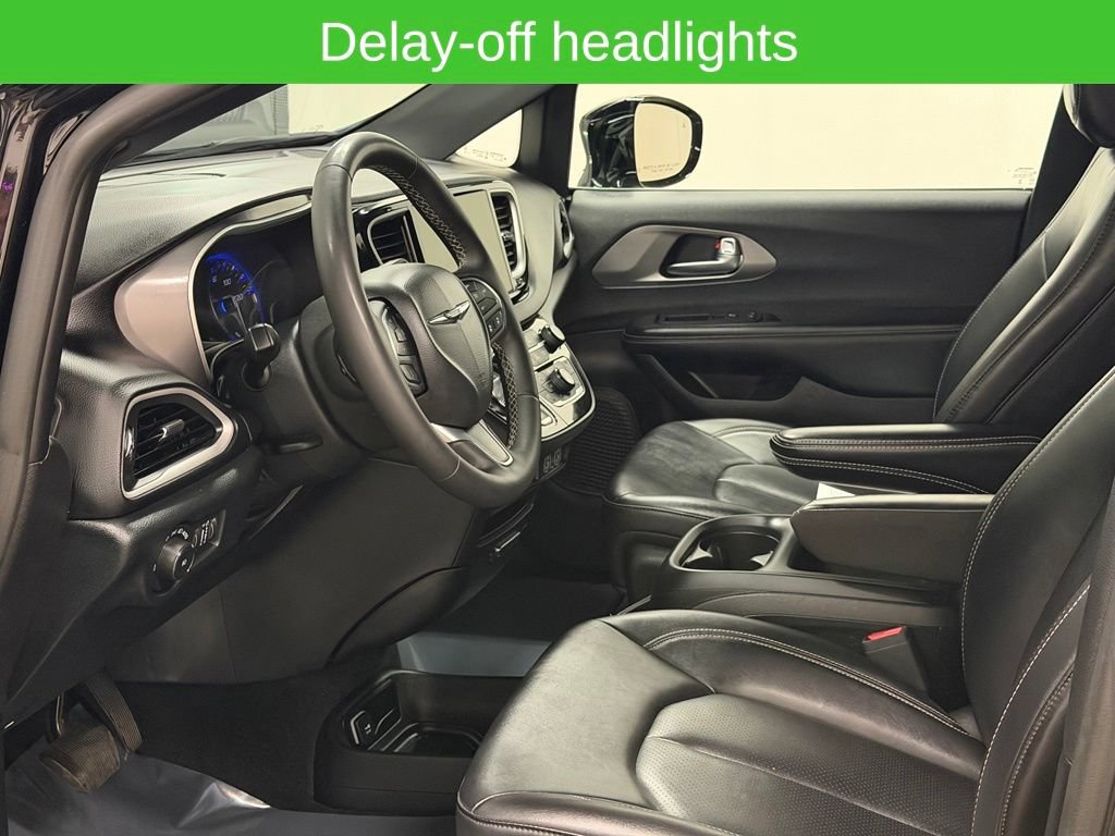 Used 2025 Chrysler Pacifica Select FWD image 22