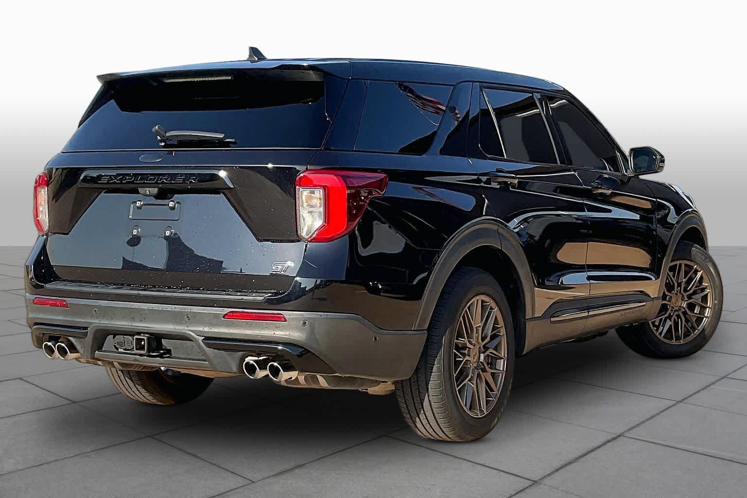 Used 2022 Ford Explorer ST w/ Equipment Group 401A AWD/4WD image 14