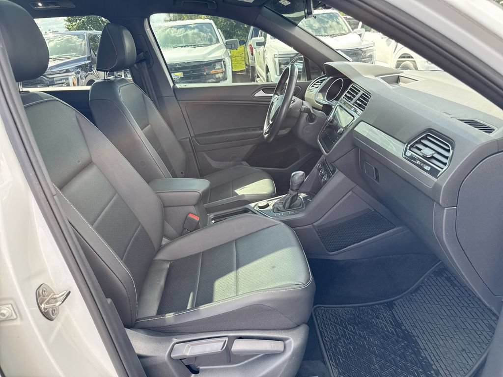 Used 2021 Volkswagen Tiguan SE AWD/4WD image 25