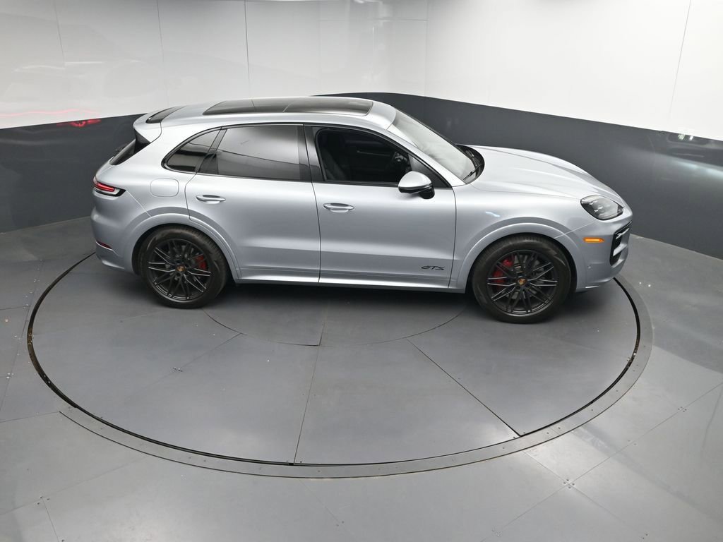 Certified 2025 Porsche Cayenne GTS AWD/4WD image 38