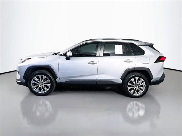 Used 2023 Toyota RAV4 XLE Premium image 4