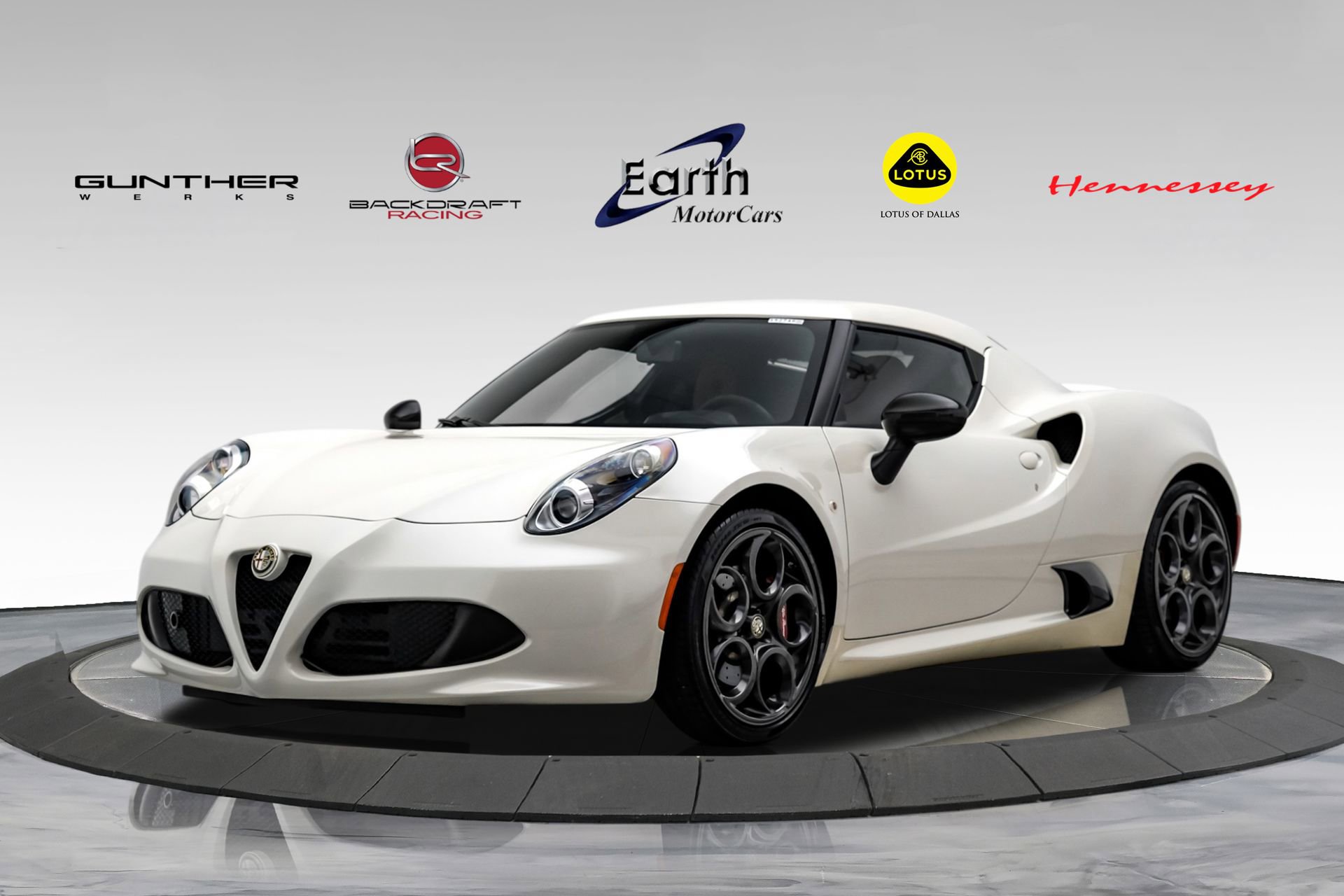 Used 2015 Alfa Romeo 4C Coupe w/ Leather Interior Group image 1