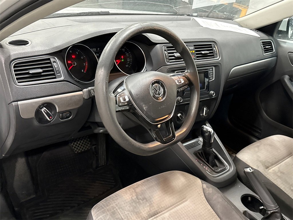 Used 2017 Volkswagen Jetta S image 5