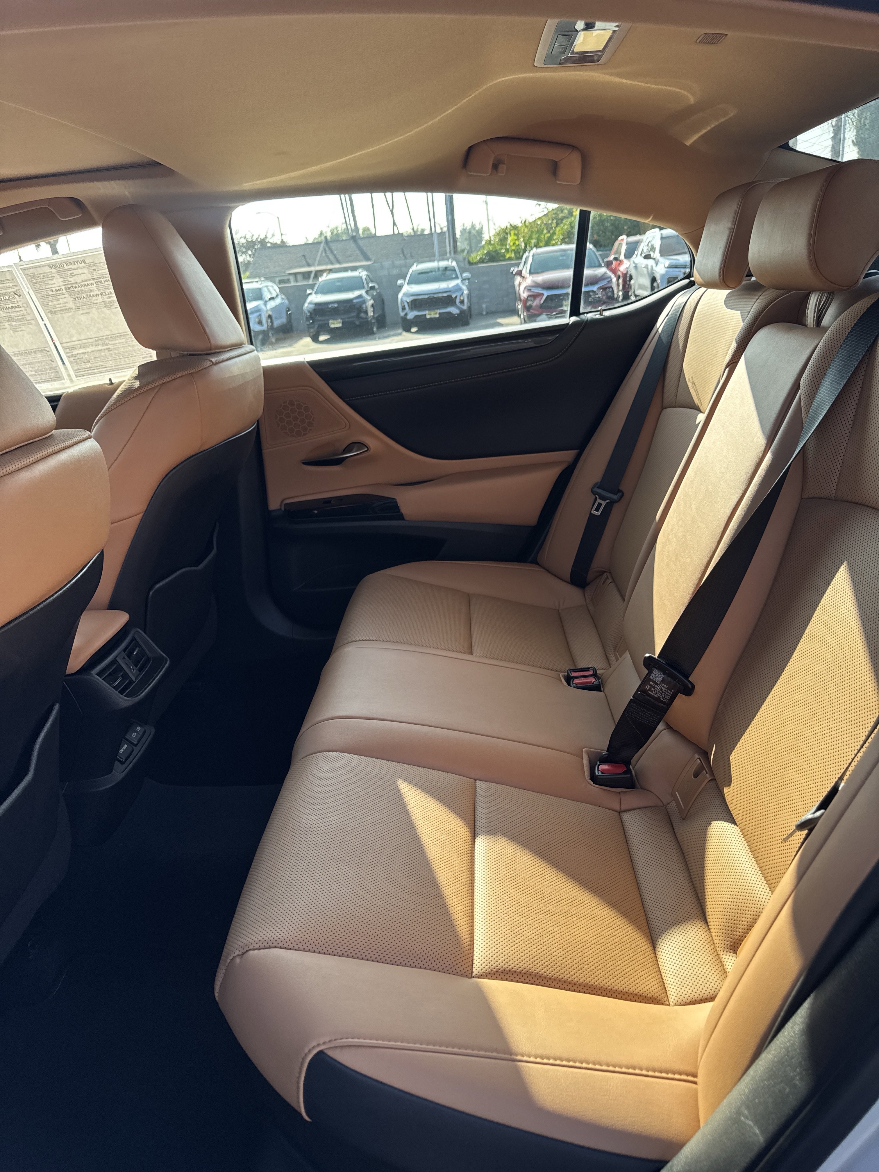 Used 2022 Lexus ES 300h image 27