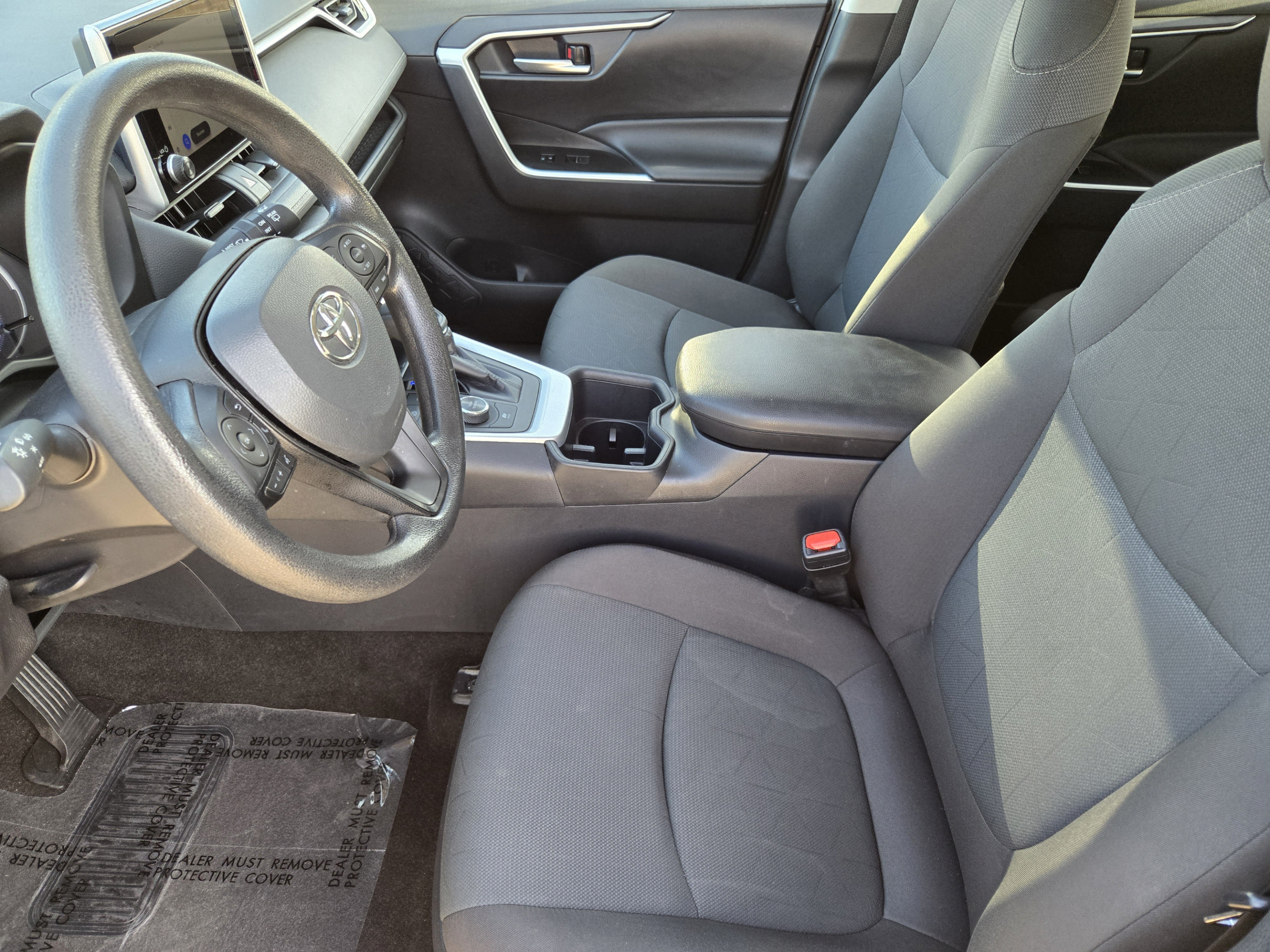 Used 2025 Toyota RAV4 XLE AWD/4WD image 9