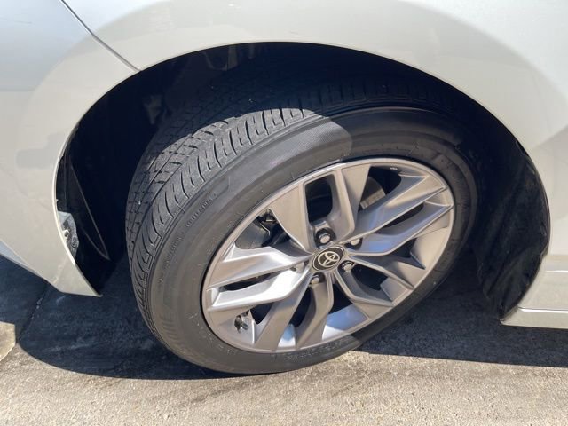 Used 2021 Toyota Avalon XLE AWD/4WD image 38