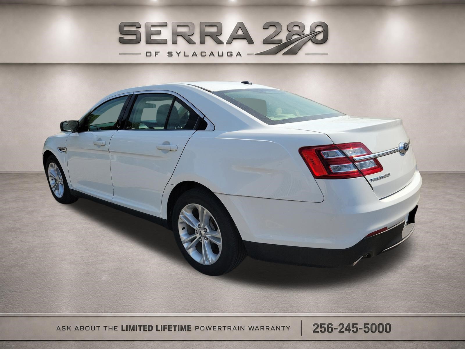 Used 2018 Ford Taurus SE FWD image 7