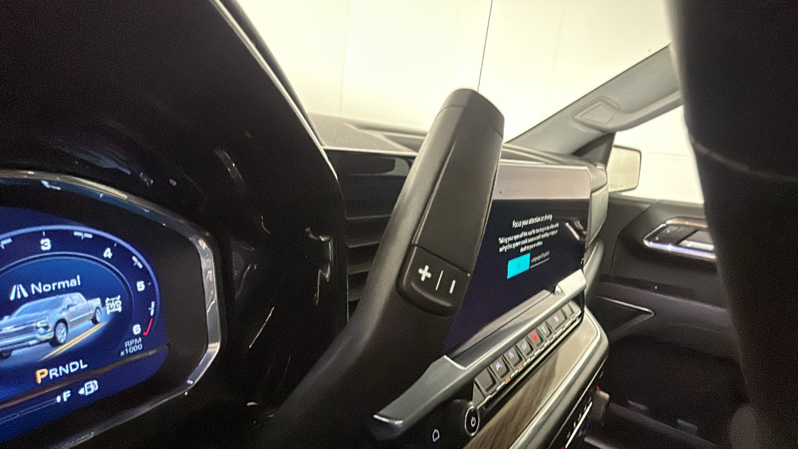 Used 2024 Chevrolet Silverado 1500 LT AWD/4WD image 24