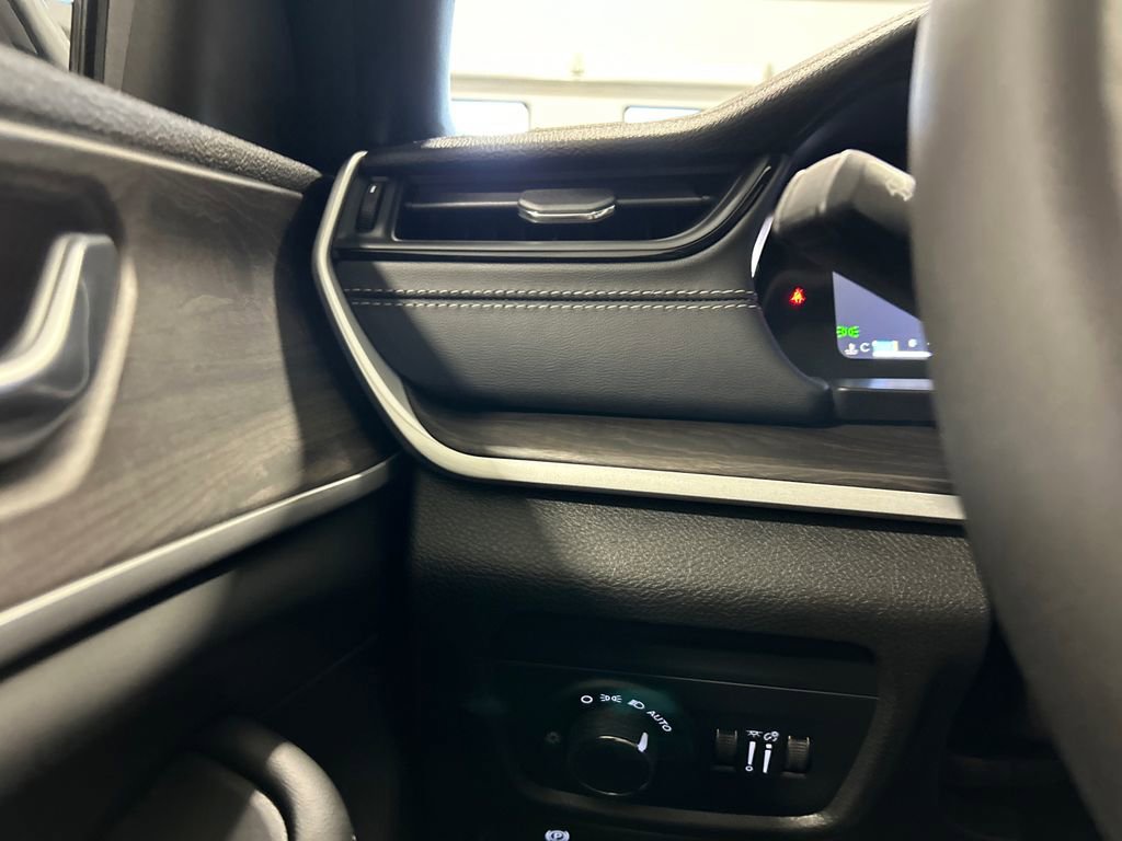 New 2026 Jeep Grand Cherokee L 4WD image 19