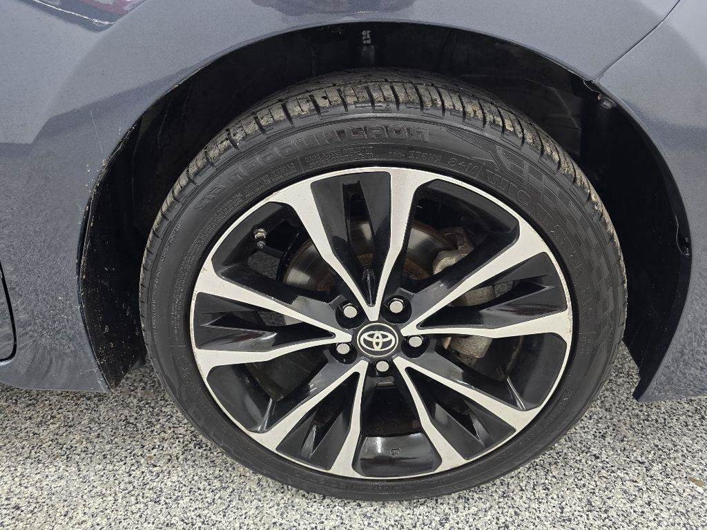Used 2018 Toyota Corolla SE FWD image 33