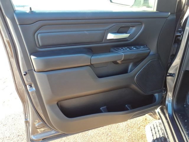 Used 2026 RAM 1500 Express AWD/4WD image 16