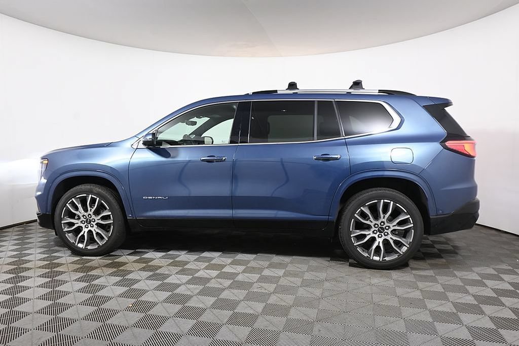 Used 2026 GMC Acadia Denali Ultimate w/ LPO, Floor Liner Package AWD/4WD image 2