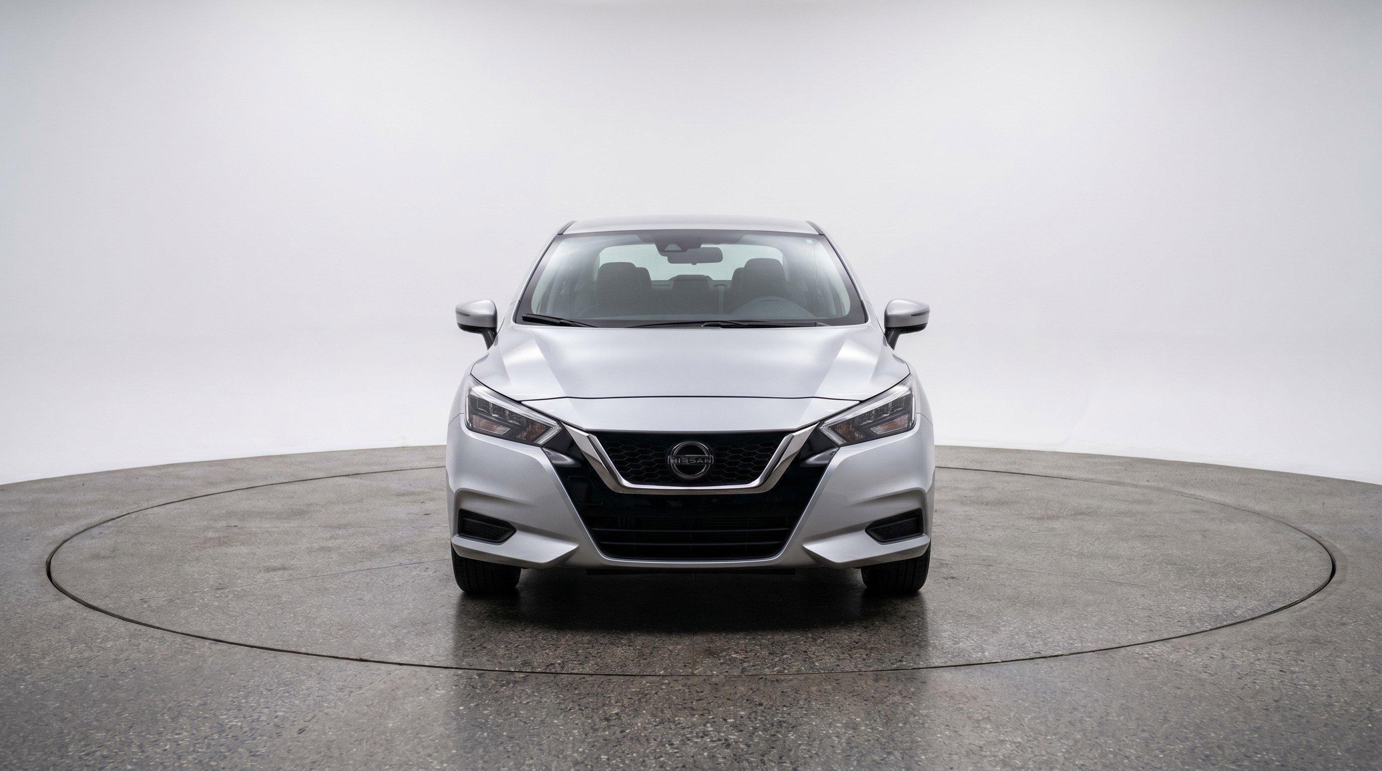 Used 2025 Nissan Versa SV FWD image 2