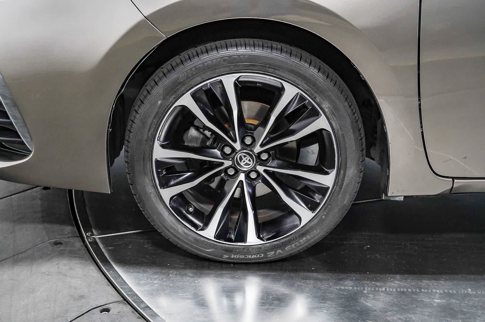 Certified 2018 Toyota Corolla SE FWD image 10