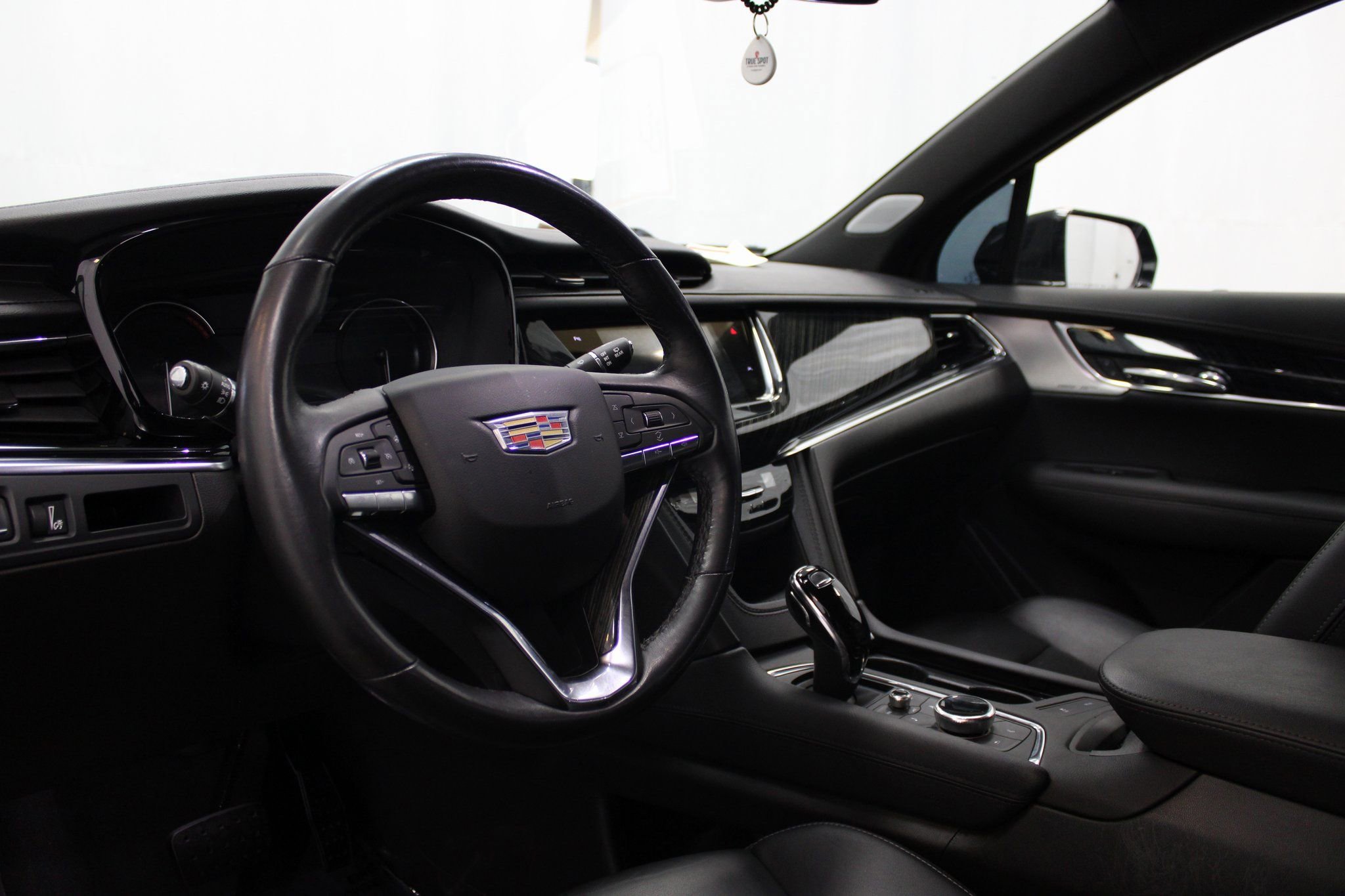 Used 2023 Cadillac XT6 Premium Luxury image 18