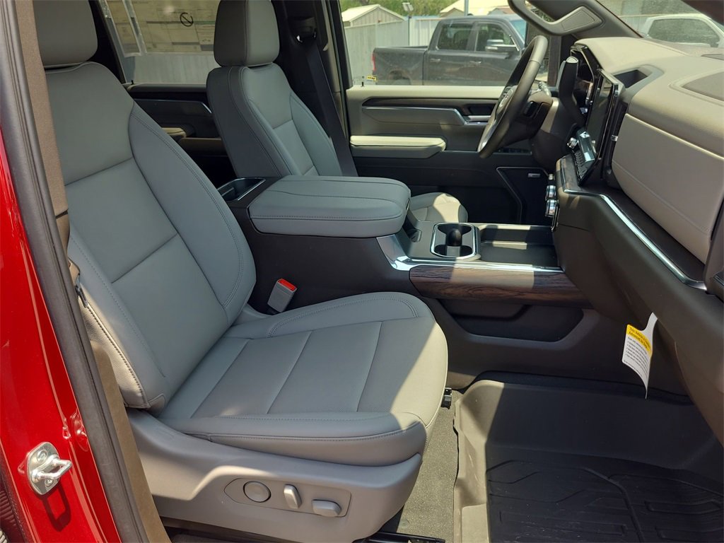 New 2025 GMC Sierra 2500 SLT w/ SLT Convenience Package image 29