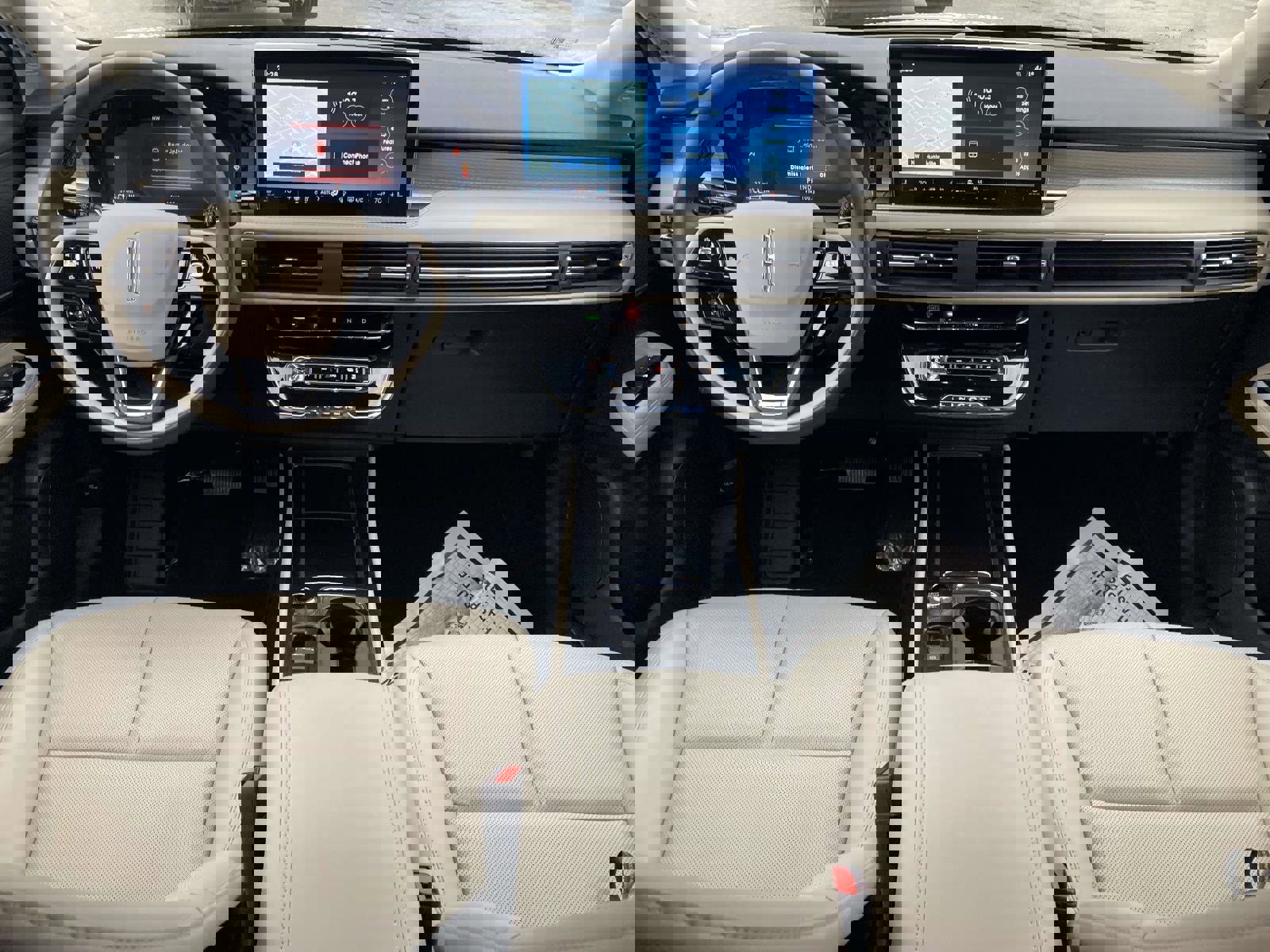 New 2025 Lincoln Corsair FWD w/ Equipment Group 101A image 18