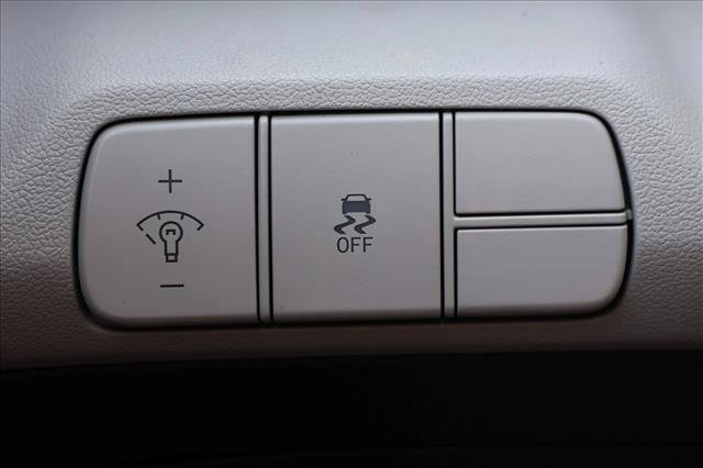 Certified 2024 Hyundai Elantra Limited FWD image 13