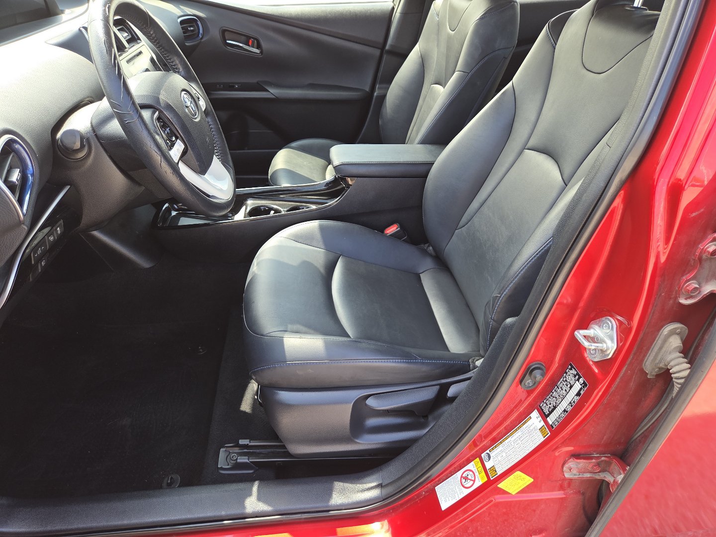 Used 2018 Toyota Prius Three Touring FWD image 22