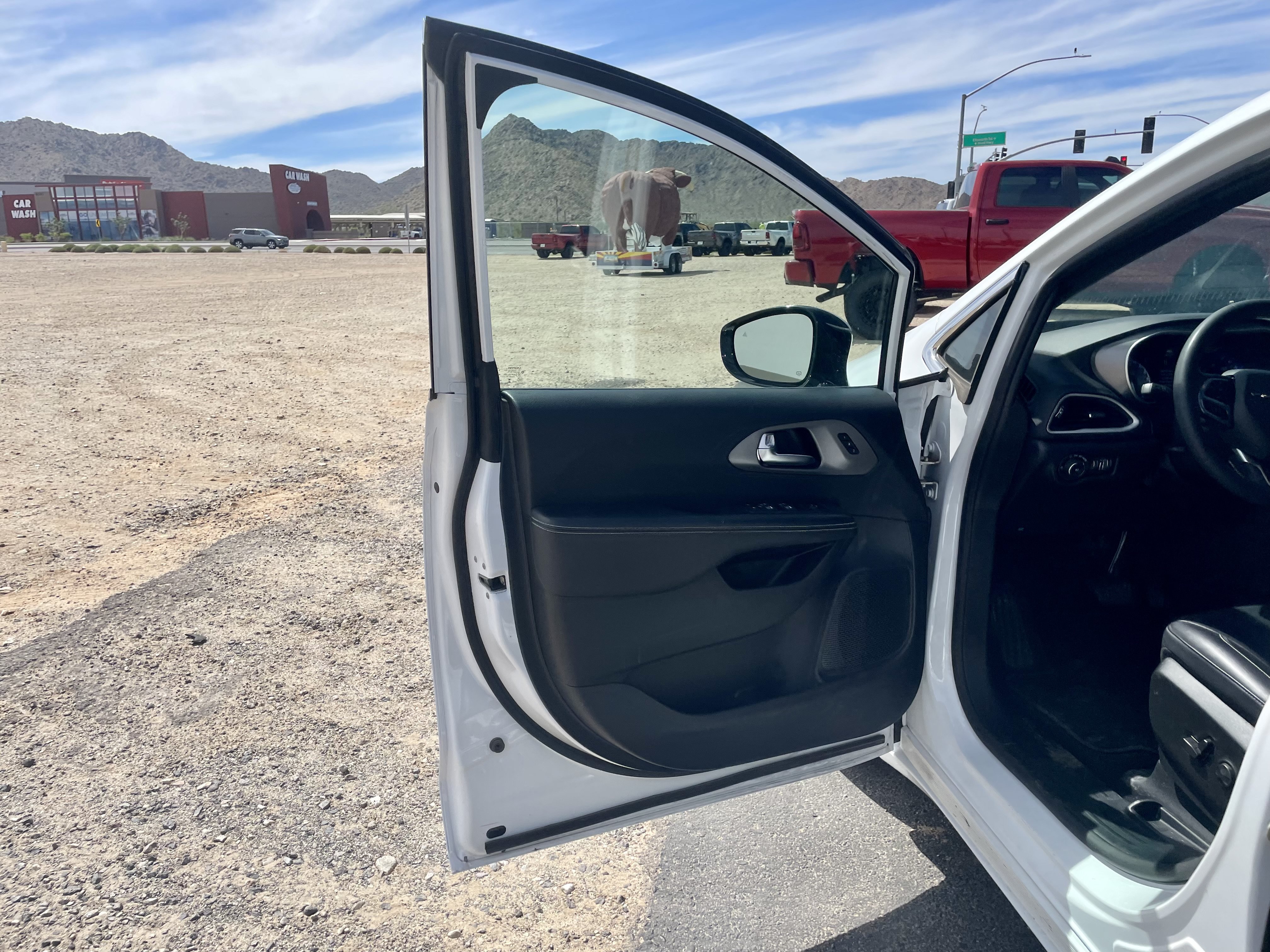 Used 2025 Chrysler Pacifica Select FWD image 11