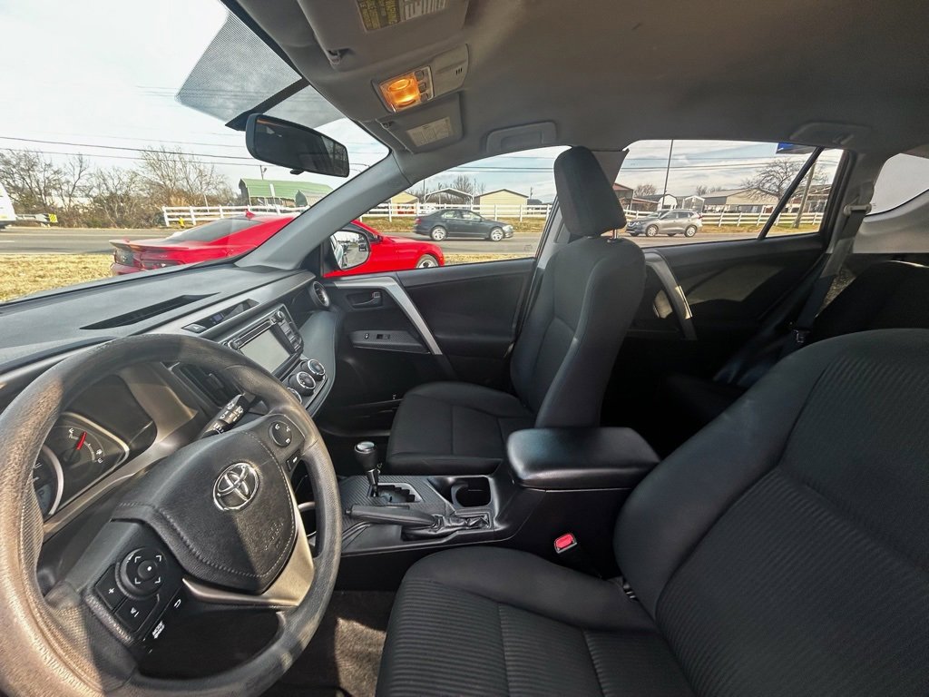 Used 2015 Toyota RAV4 LE image 10