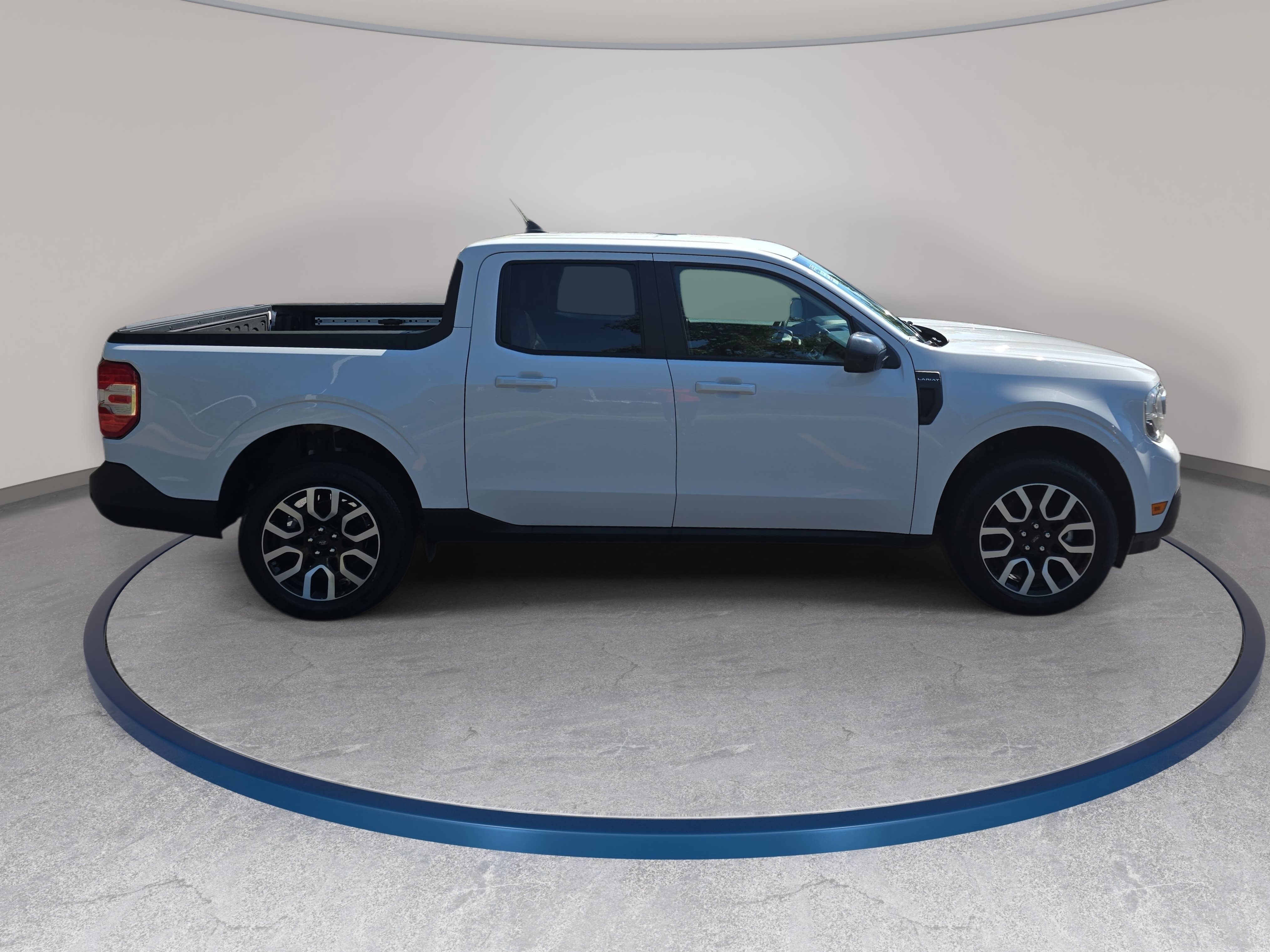 Used 2024 Ford Maverick Lariat FWD image 4