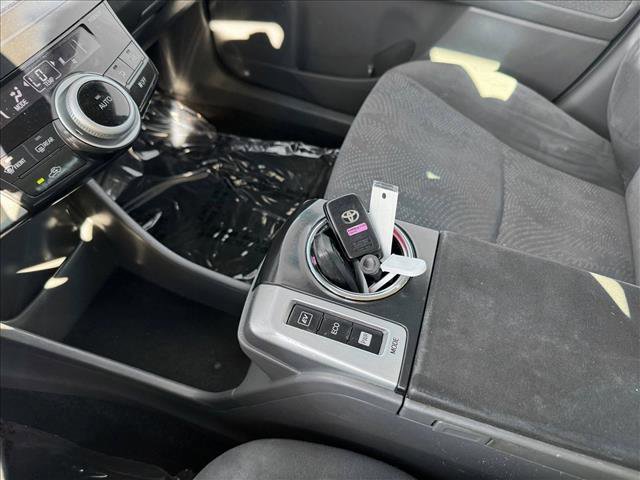 Used 2014 Toyota Prius V Two image 13