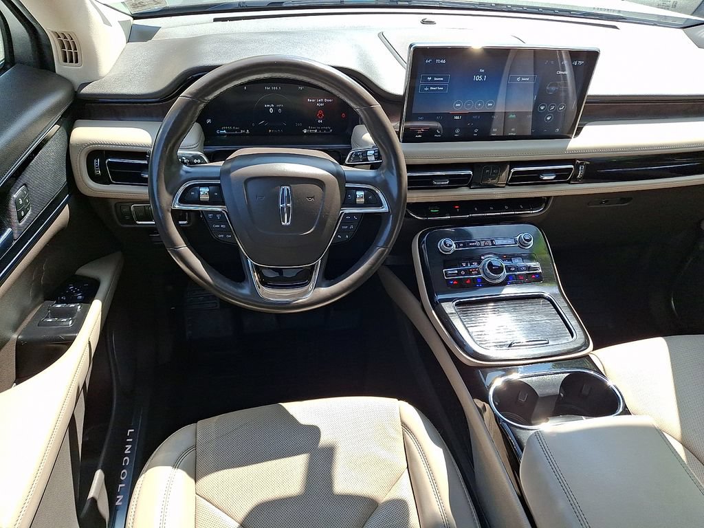 Used 2023 Lincoln Nautilus Reserve AWD/4WD image 2