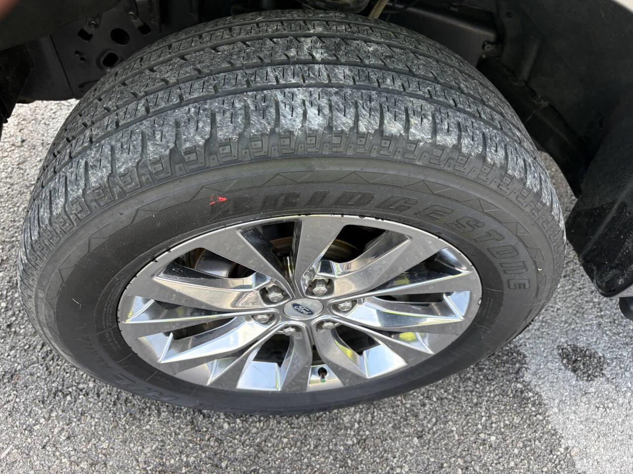 Used 2018 Ford F150 XLT w/ Equipment Group 302A Luxury AWD/4WD image 12