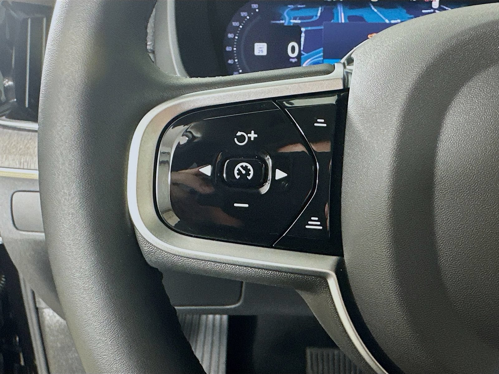 New 2026 Volvo XC90 T8 Ultra w/ Protection Package AWD/4WD image 18