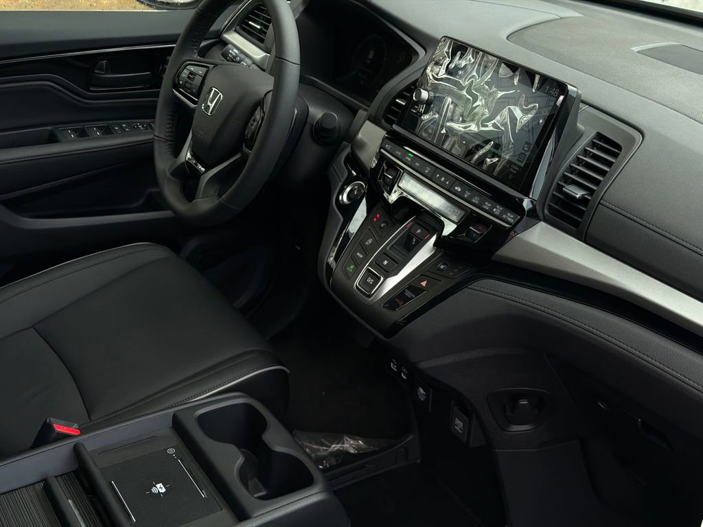 New 2026 Honda Odyssey Touring image 9