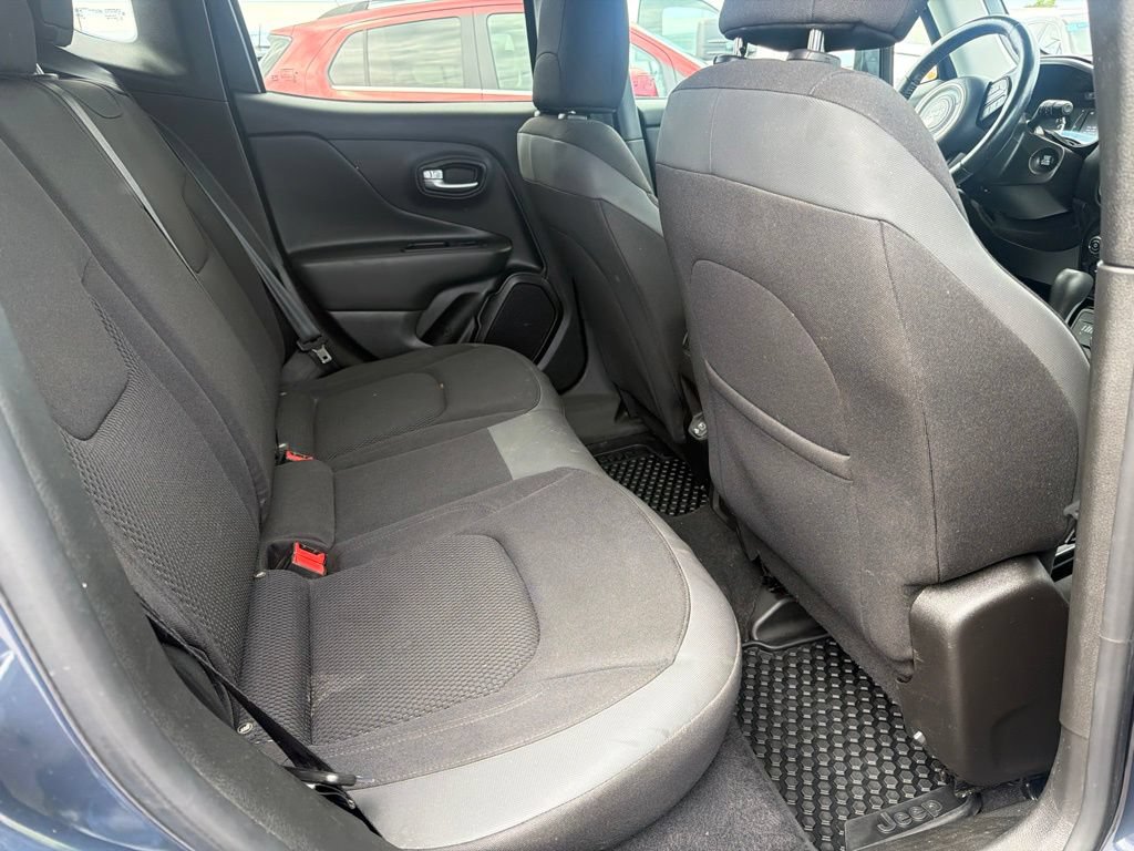 Used 2020 Jeep Renegade Altitude AWD/4WD image 24